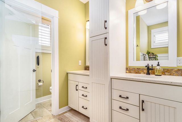 1002 S Cove Circle, Whitehall, MI 49461