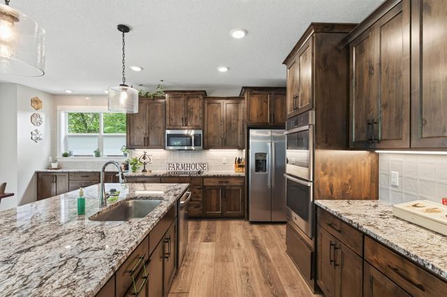 1747 198th Street NW, Oak Grove, MN 55011
