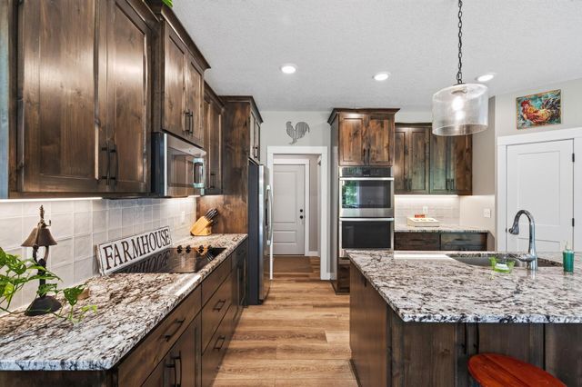 1747 198th Street NW, Oak Grove, MN 55011