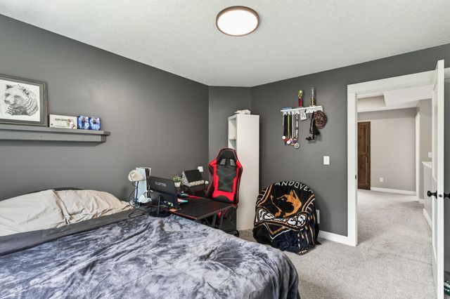 1747 198th Street NW, Oak Grove, MN 55011