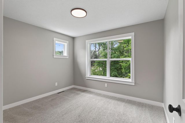 1747 198th Street NW, Oak Grove, MN 55011