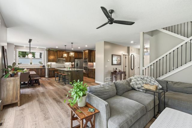 1747 198th Street NW, Oak Grove, MN 55011