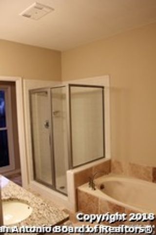6 Cottesmore Ct, San Antonio, TX 78218