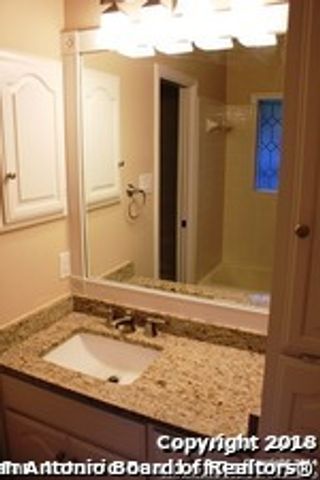 6 Cottesmore Ct, San Antonio, TX 78218