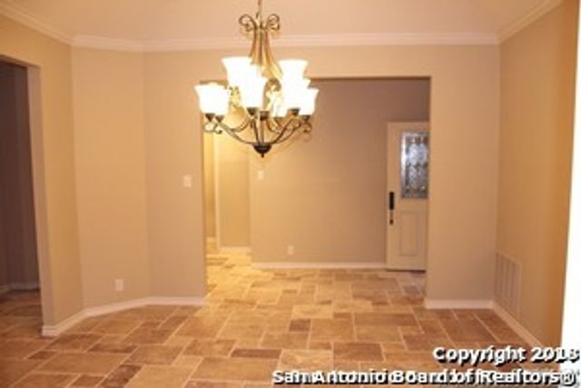 6 Cottesmore Ct, San Antonio, TX 78218