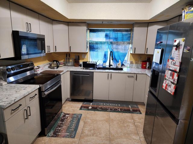 2330 NW 47th Avenue, Lauderhill, FL 33313