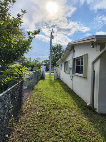 2330 NW 47th Avenue, Lauderhill, FL 33313