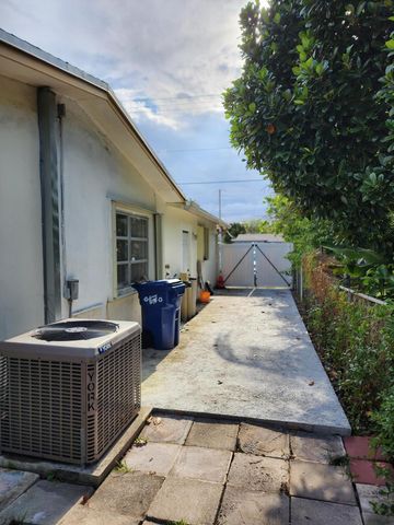 2330 NW 47th Avenue, Lauderhill, FL 33313