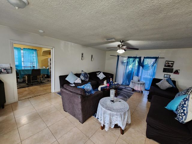 2330 NW 47th Avenue, Lauderhill, FL 33313