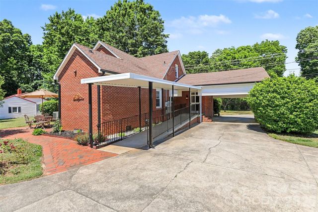 2068 Statesville Highway, Mooresville, NC 28115