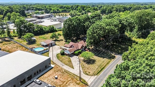 2068 Statesville Highway, Mooresville, NC 28115