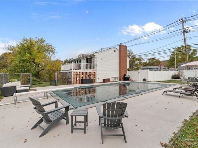 117 Elliott St, Danvers, MA 01923