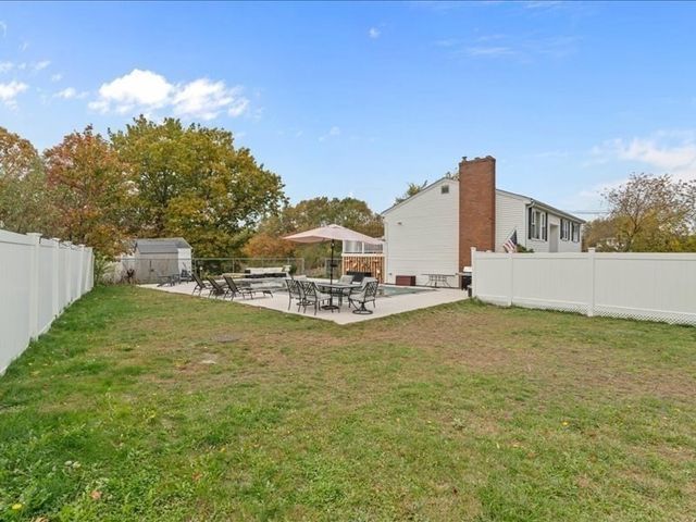 117 Elliott St, Danvers, MA 01923