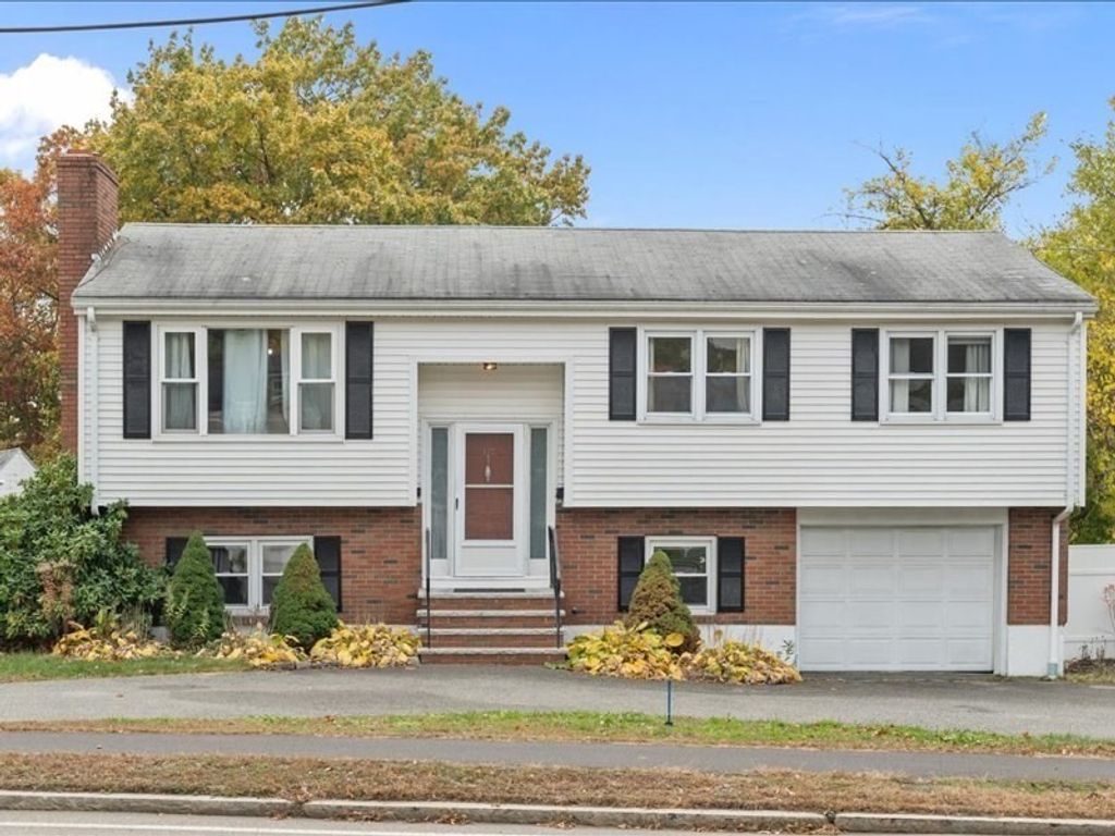 117 Elliott St, Danvers, MA 01923