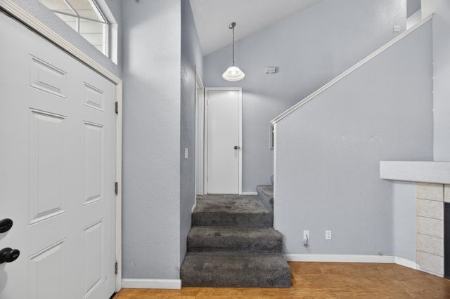 9572 S Coast Ln, Elk Grove, CA 95758