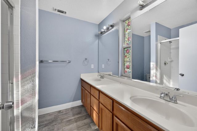 9572 S Coast Ln, Elk Grove, CA 95758