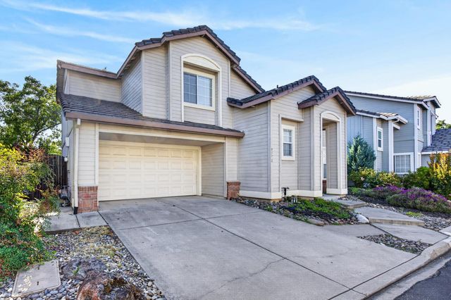 9572 S Coast Ln, Elk Grove, CA 95758