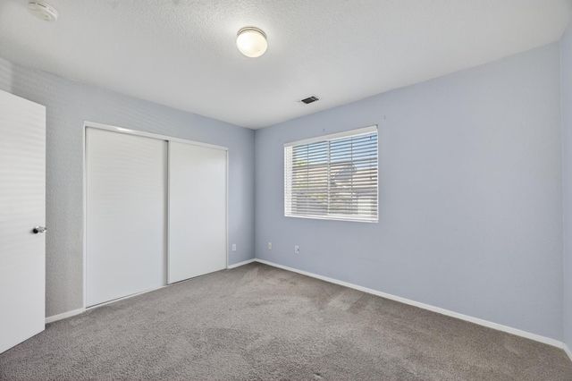 9572 S Coast Ln, Elk Grove, CA 95758