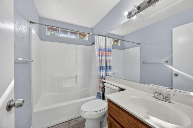 9572 S Coast Ln, Elk Grove, CA 95758