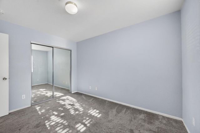 9572 S Coast Ln, Elk Grove, CA 95758