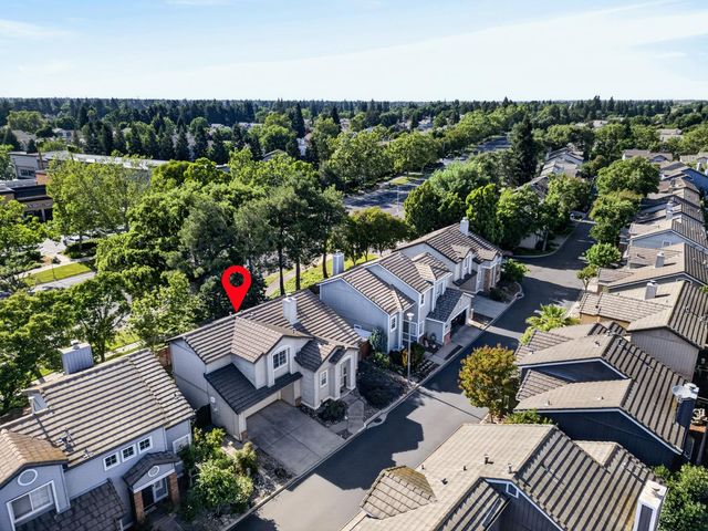 9572 S Coast Ln, Elk Grove, CA 95758