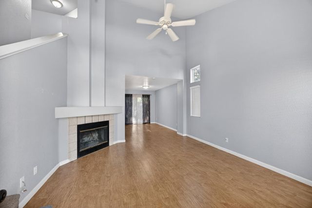 9572 S Coast Ln, Elk Grove, CA 95758