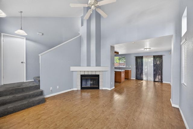 9572 S Coast Ln, Elk Grove, CA 95758