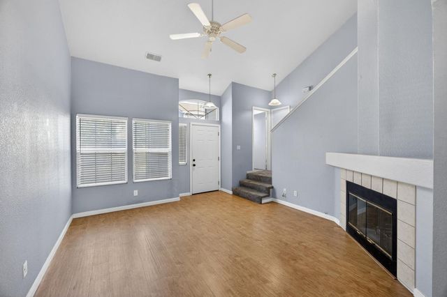 9572 S Coast Ln, Elk Grove, CA 95758