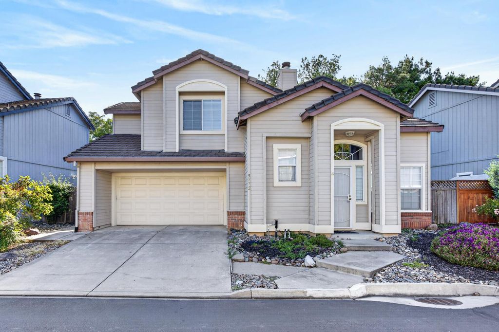 9572 S Coast Ln, Elk Grove, CA 95758