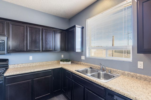 1324 Desert Paintbrush Loop NE, Rio Rancho, NM 87144