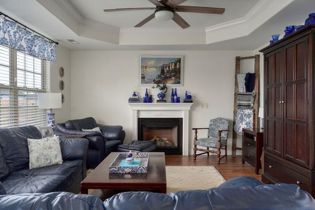 2115 N Williamsburg Lane, Ozark, MO 65721
