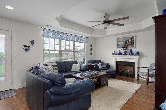 2115 N Williamsburg Lane, Ozark, MO 65721