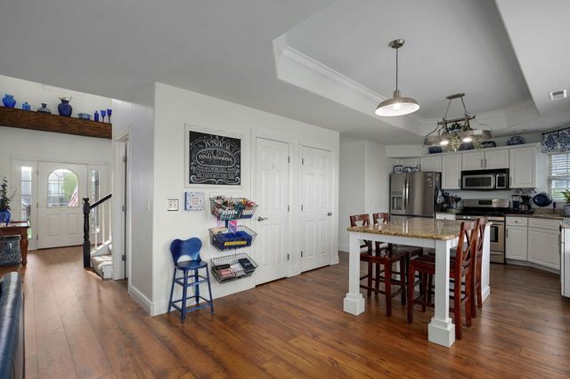 2115 N Williamsburg Lane, Ozark, MO 65721