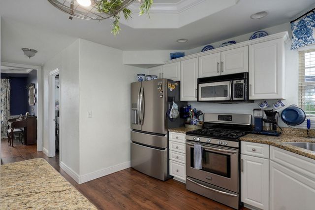 2115 N Williamsburg Lane, Ozark, MO 65721