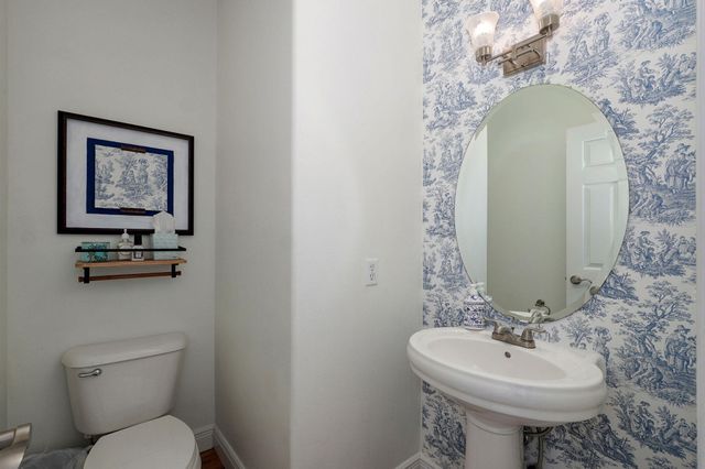 2115 N Williamsburg Lane, Ozark, MO 65721