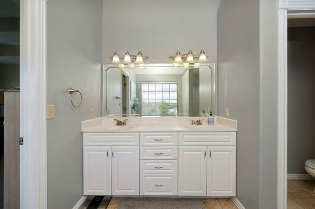 2115 N Williamsburg Lane, Ozark, MO 65721