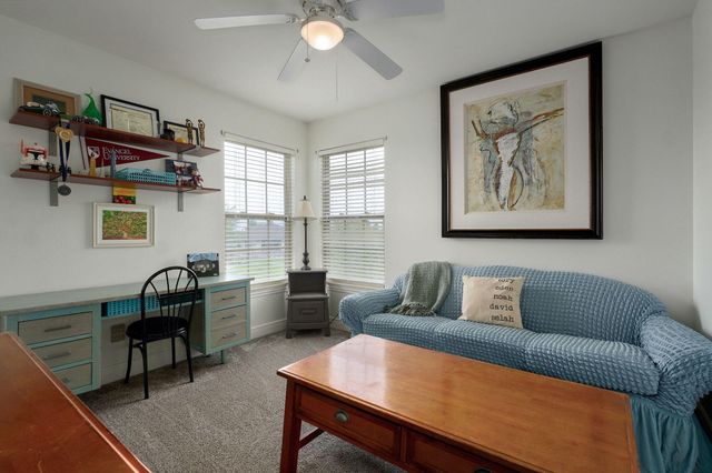 2115 N Williamsburg Lane, Ozark, MO 65721