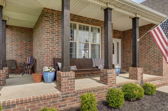 2115 N Williamsburg Lane, Ozark, MO 65721