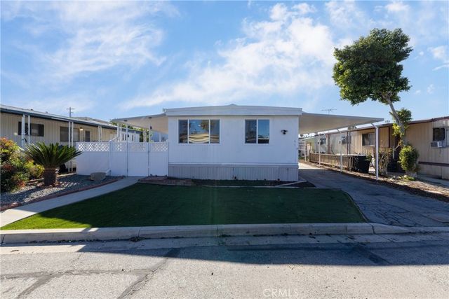 65 Round table 65, Riverside, CA 92507