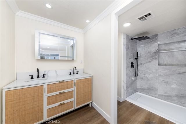 65 Round table 65, Riverside, CA 92507