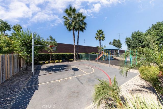 65 Round table 65, Riverside, CA 92507