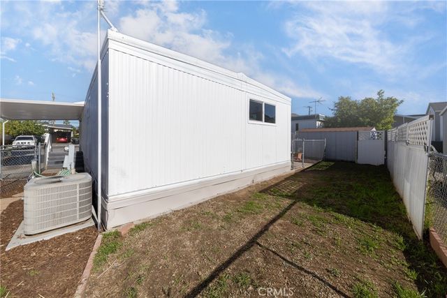 65 Round table 65, Riverside, CA 92507