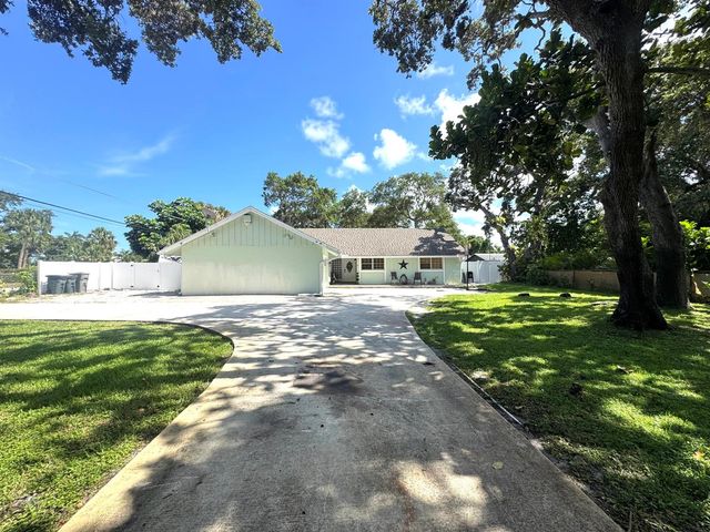 2518 Ranch House Road, West Palm Beach, FL 33406