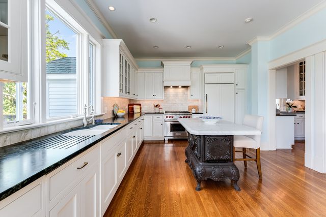 27 Church Street, Groton, CT 06340