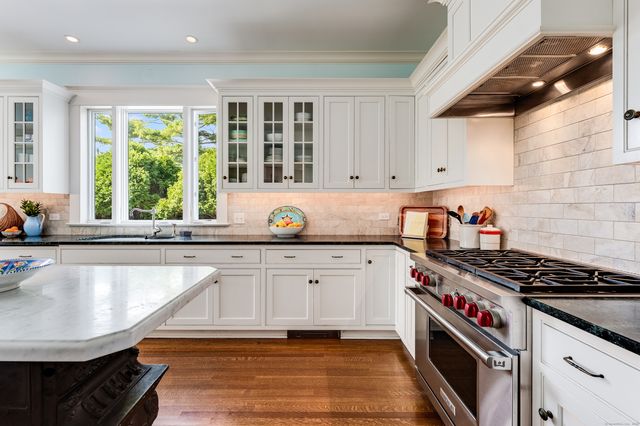 27 Church Street, Groton, CT 06340