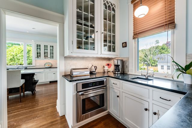 27 Church Street, Groton, CT 06340