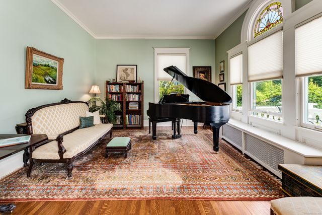 27 Church Street, Groton, CT 06340