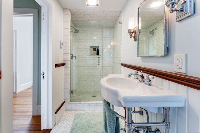 27 Church Street, Groton, CT 06340