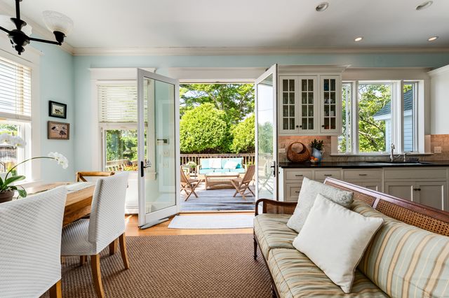 27 Church Street, Groton, CT 06340