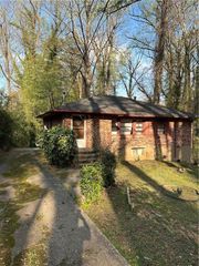 1142 Eastridge Road, Atlanta, GA 30311